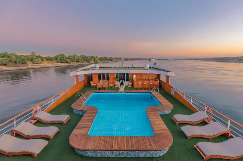 Road to The Nile at Christmas & New Year Holidays